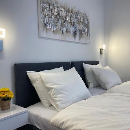 Luxury Studios & Room Five Split Exterior photo