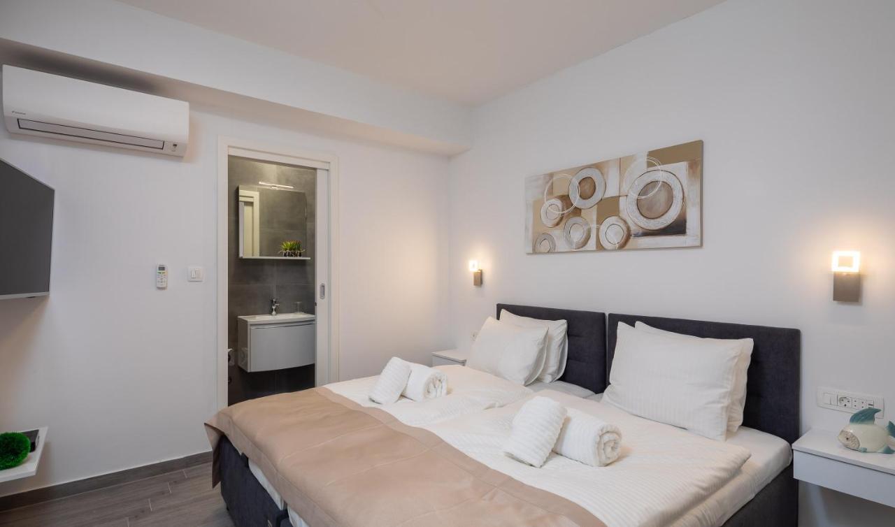 Luxury Studios & Room Five Split Exterior photo
